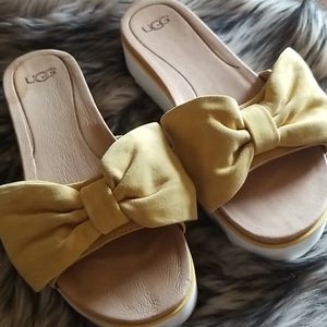 UGG sunflower yellow Bow slide's
